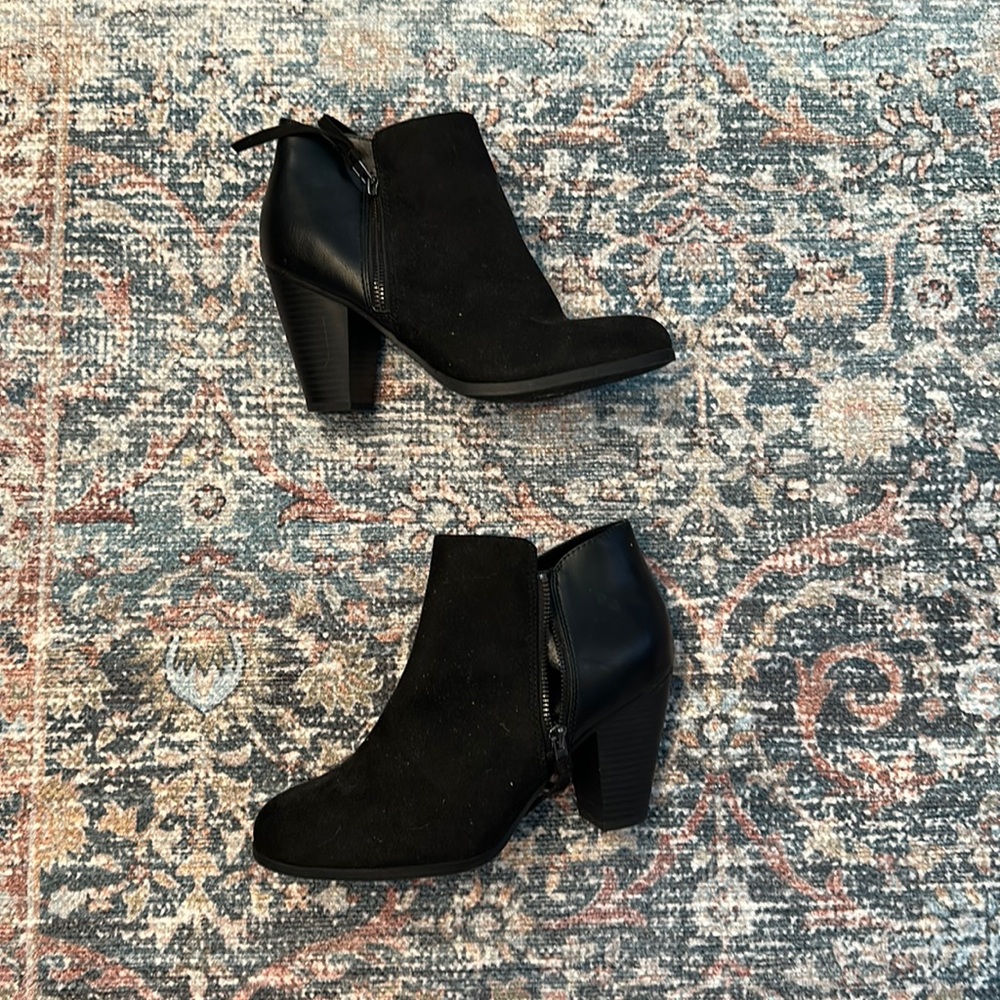 Vegan leather and suede booties